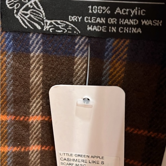 Plaid cashmere like scarves - Picture 4 of 4